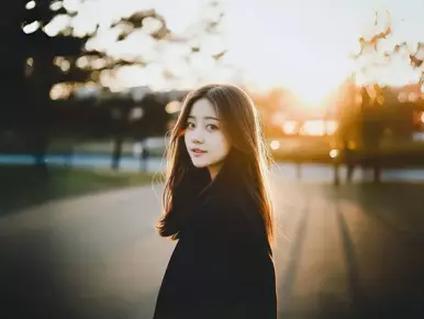 AIが写真の雰囲気にマッチしたフィルターを適用します。